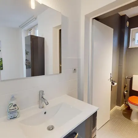 Au Bord De L'eau Apartment *