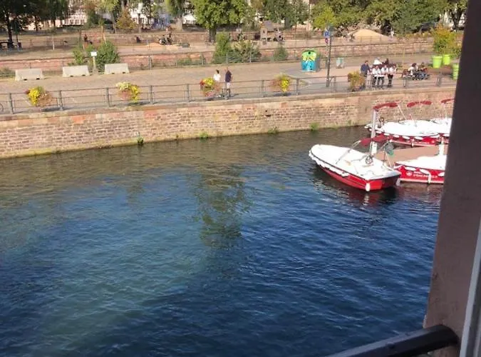 Au Bord De L'eau 스트라스부르