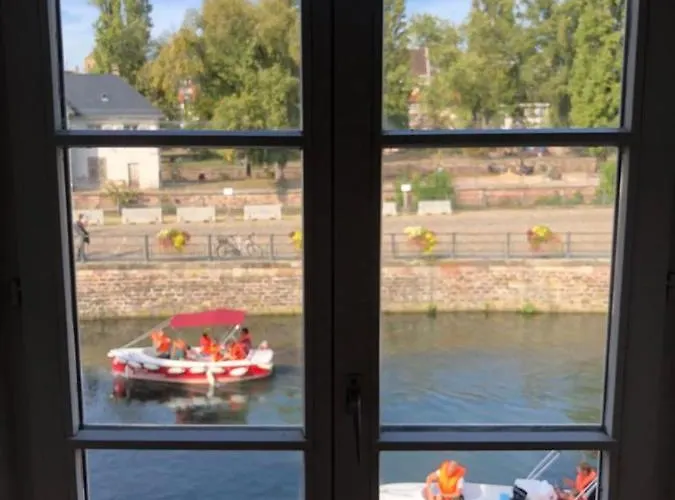 Au Bord De L'eau 스트라스부르