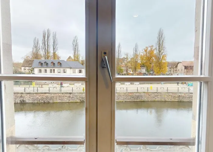 아파트 Au Bord De L'eau